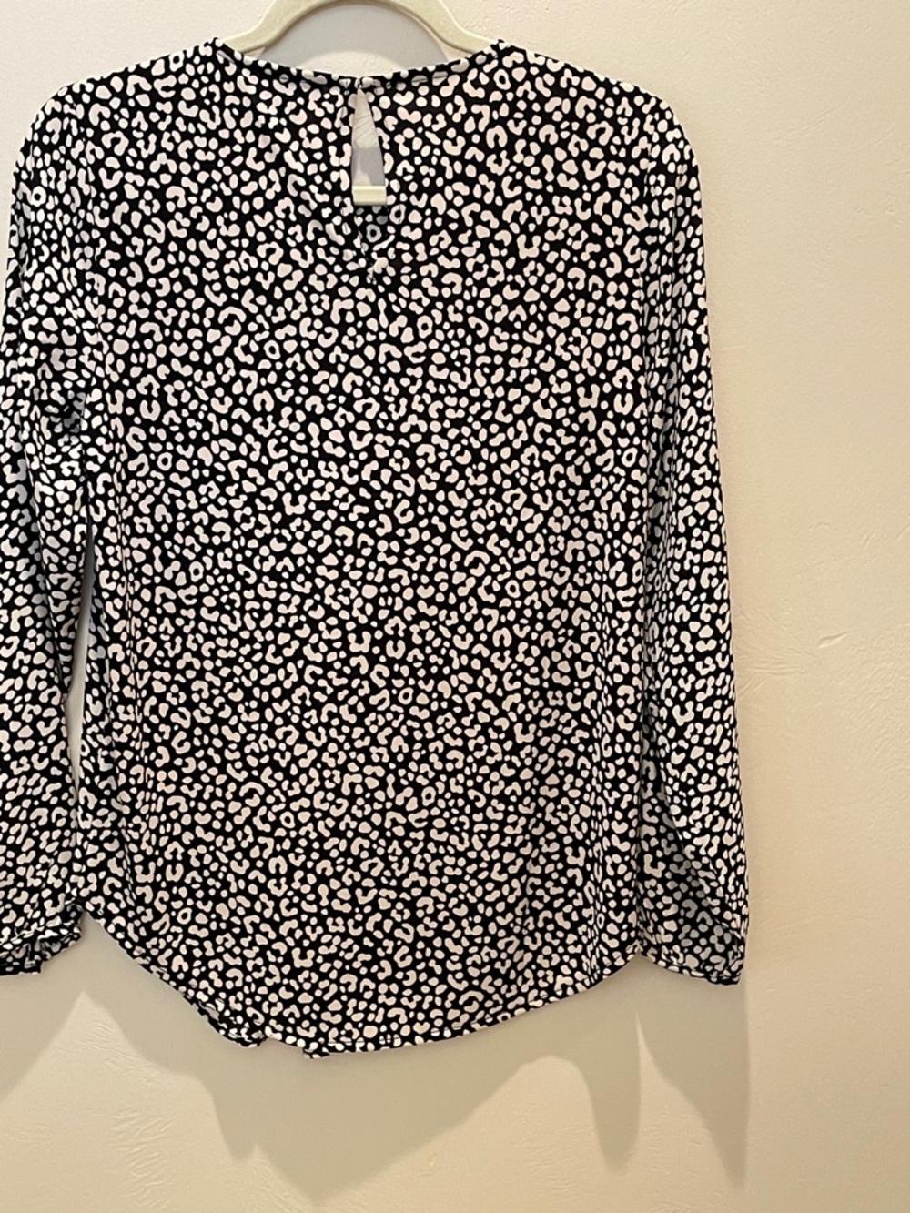 Ann Taylor Black and Cream Printed Long Sleeve Blouse - Picture 2 of 7